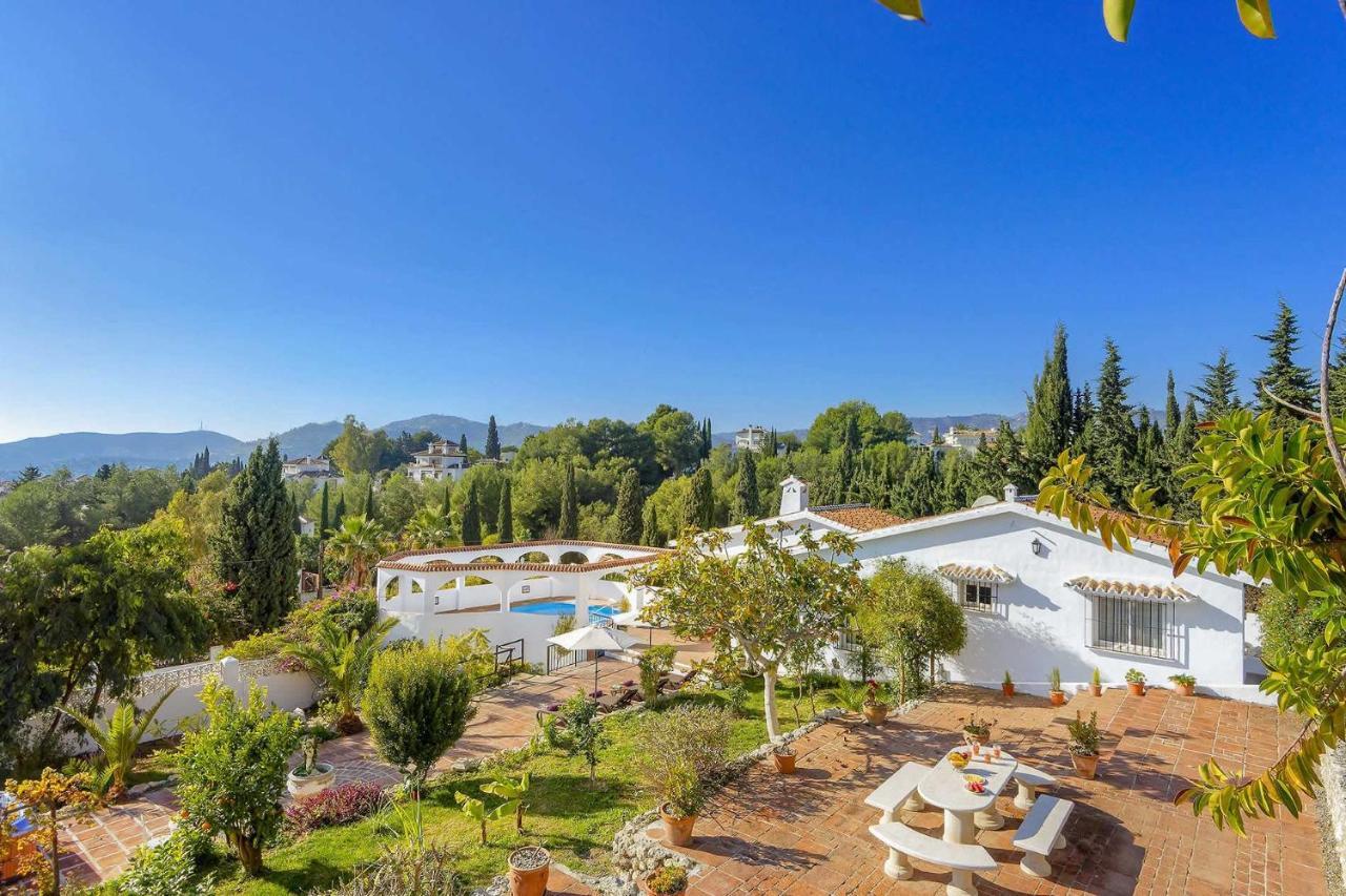 Private Heated Pool, Jacuzzi & 1225M2 Garden In Villa Cipreses Frigiliana Bagian luar foto