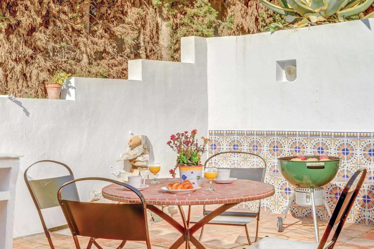 Private Heated Pool, Jacuzzi & 1225M2 Garden In Villa Cipreses Frigiliana Bagian luar foto