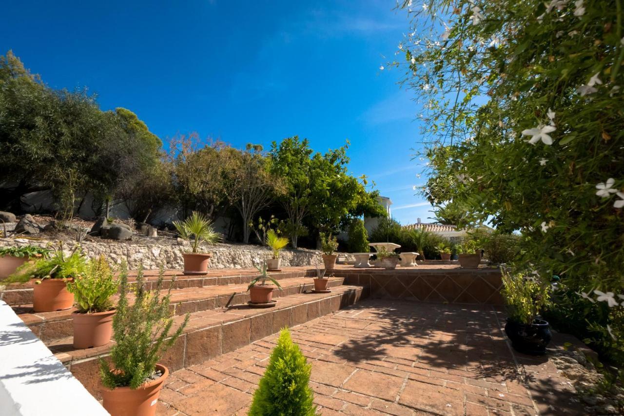 Private Heated Pool, Jacuzzi & 1225M2 Garden In Villa Cipreses Frigiliana Bagian luar foto