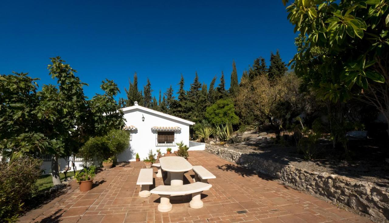 Private Heated Pool, Jacuzzi & 1225M2 Garden In Villa Cipreses Frigiliana Bagian luar foto