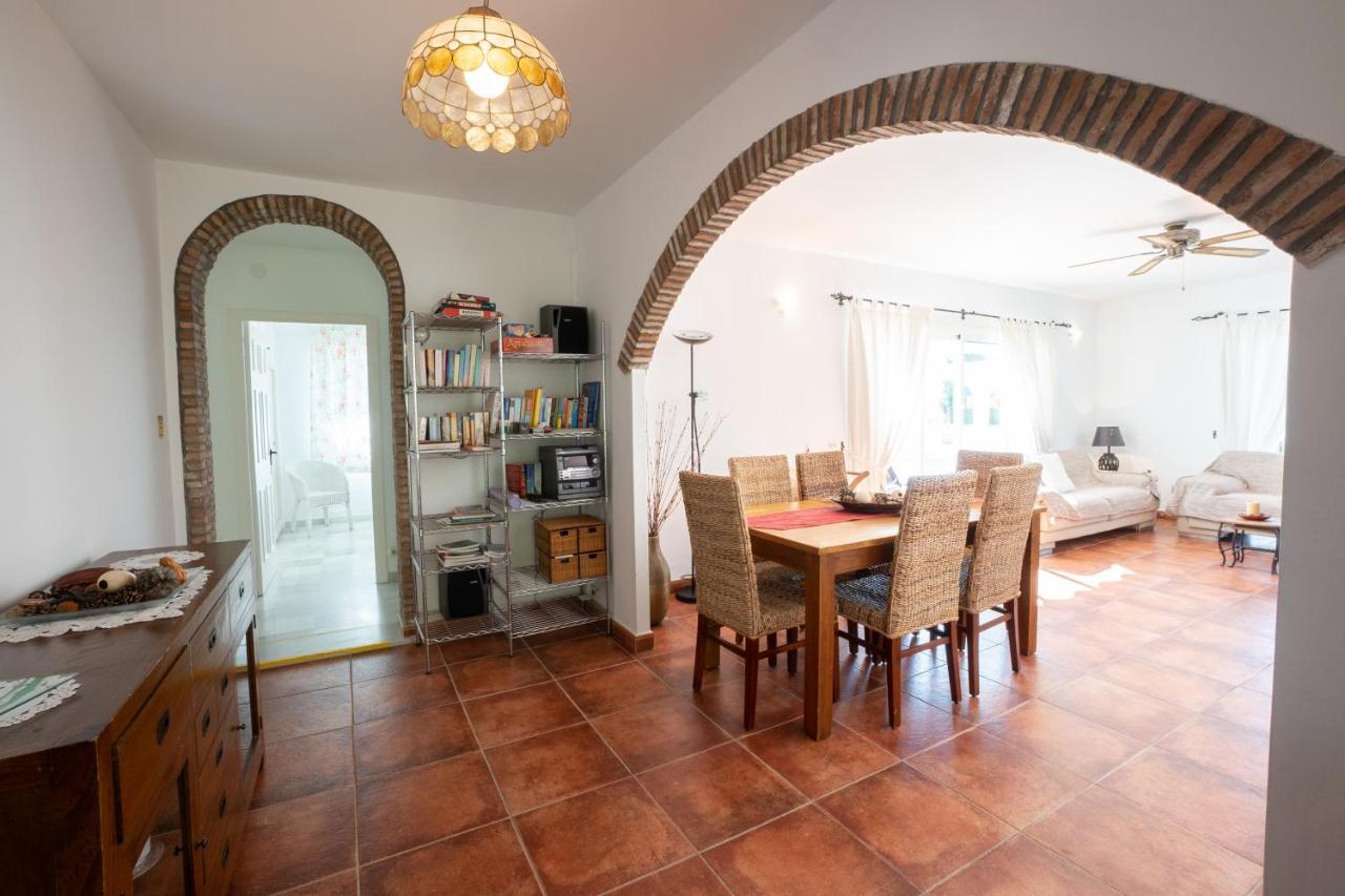 Private Heated Pool, Jacuzzi & 1225M2 Garden In Villa Cipreses Frigiliana Bagian luar foto