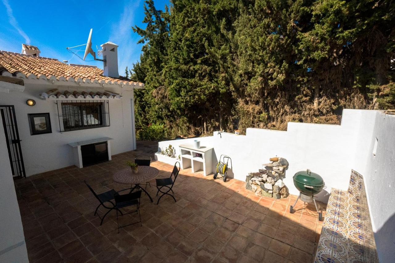 Private Heated Pool, Jacuzzi & 1225M2 Garden In Villa Cipreses Frigiliana Bagian luar foto