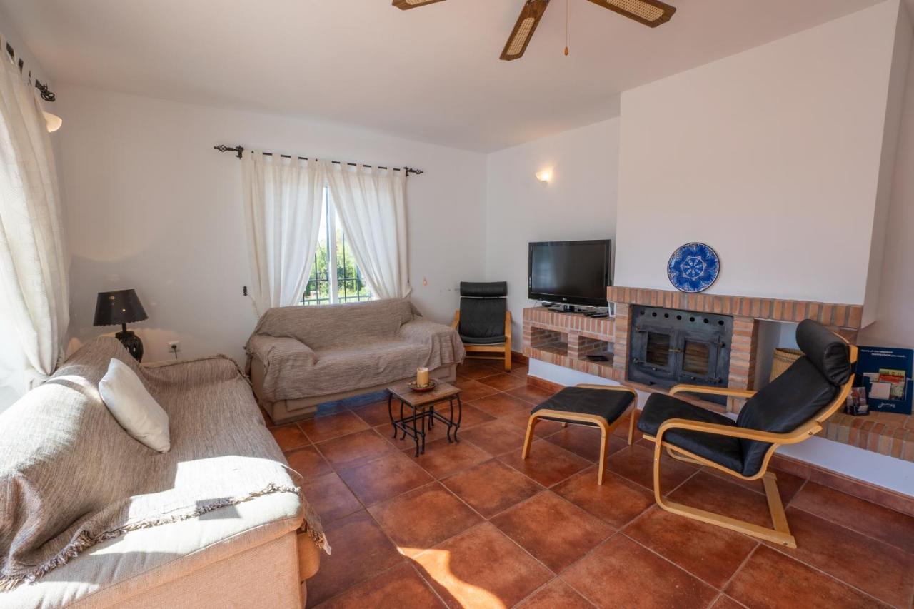 Private Heated Pool, Jacuzzi & 1225M2 Garden In Villa Cipreses Frigiliana Bagian luar foto