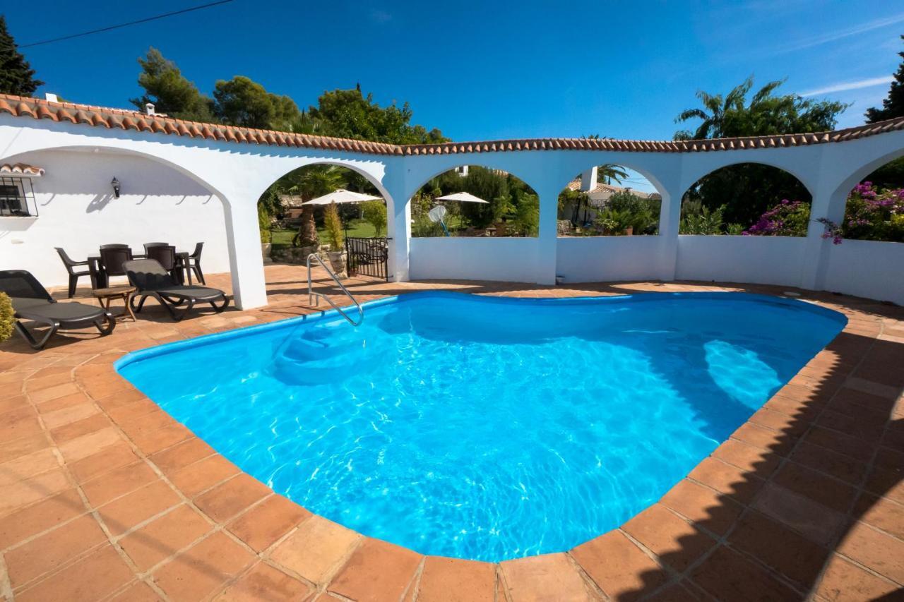 Private Heated Pool, Jacuzzi & 1225M2 Garden In Villa Cipreses Frigiliana Bagian luar foto