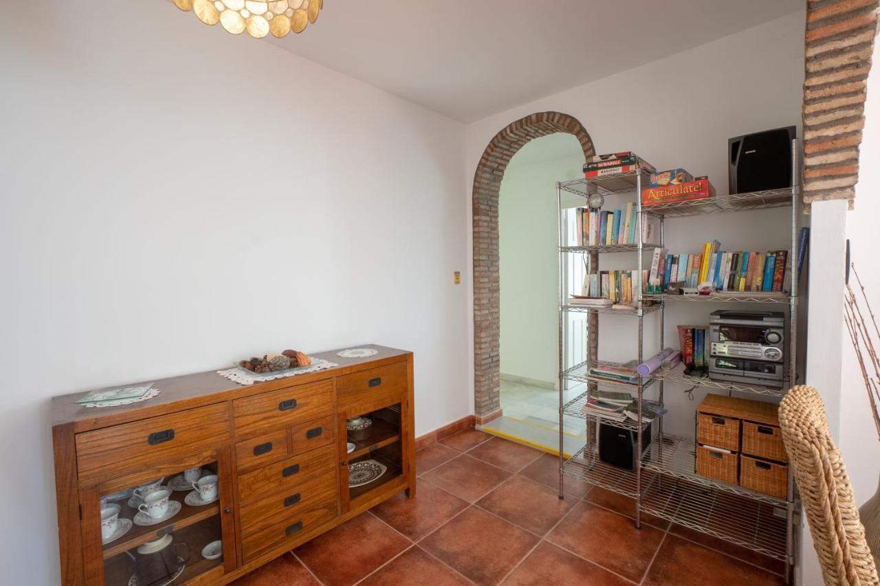 Private Heated Pool, Jacuzzi & 1225M2 Garden In Villa Cipreses Frigiliana Bagian luar foto