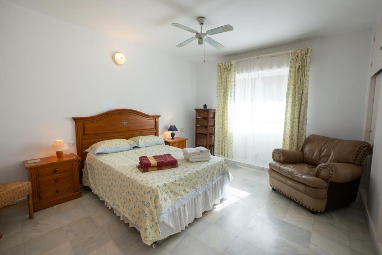 Private Heated Pool, Jacuzzi & 1225M2 Garden In Villa Cipreses Frigiliana Bagian luar foto